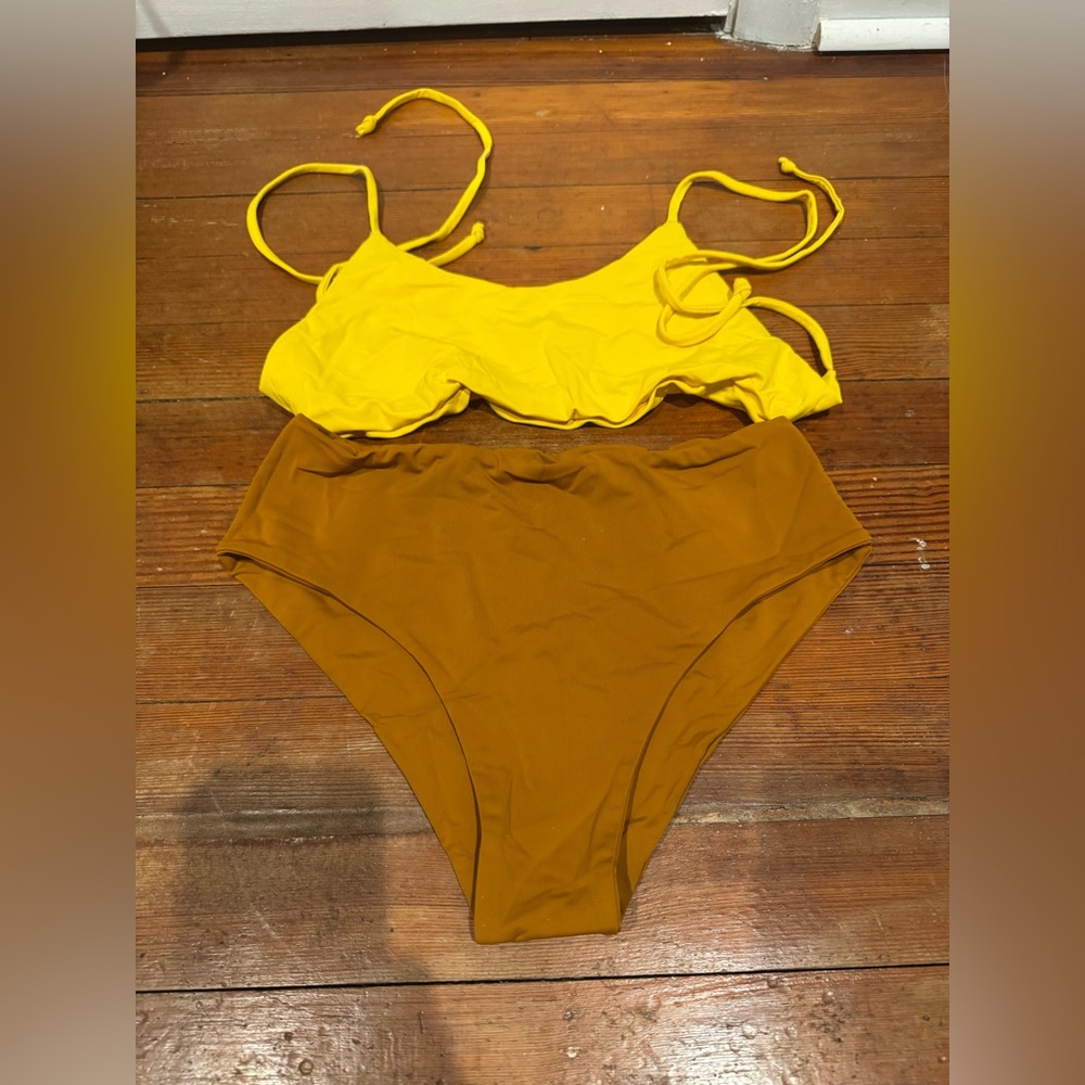 Gemini Mountain Swimwear bikini size M